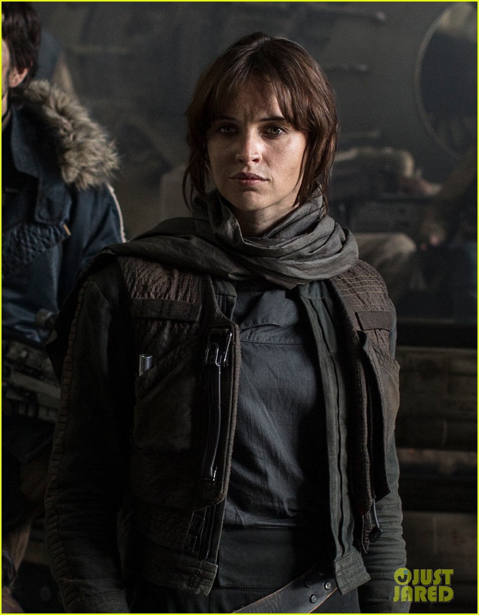 felicity-jones-in-star-wars-rogue-one-first-look-01